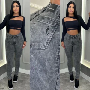 Calça jeans com lycra do 34 ao 56 pimenta doce Mary land e sal e pimenta original por favor ler a descrição do anuncio🌶️